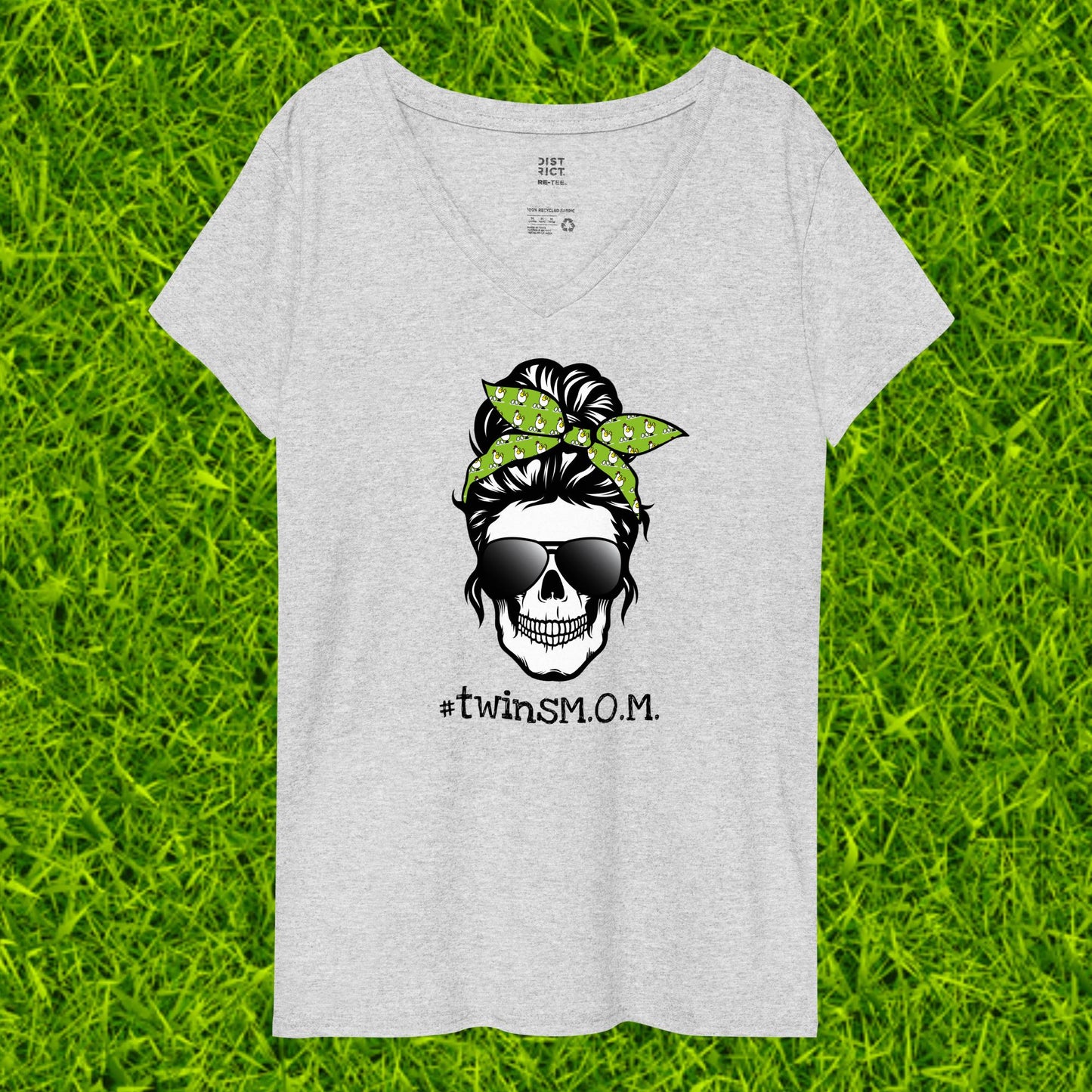 Women’s recycled v-neck t-shirt | #twinsM.O.M.