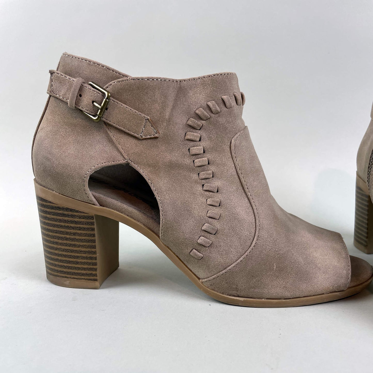 Easy Street Poppet Peep Toe Ankle Boots Size 7.5