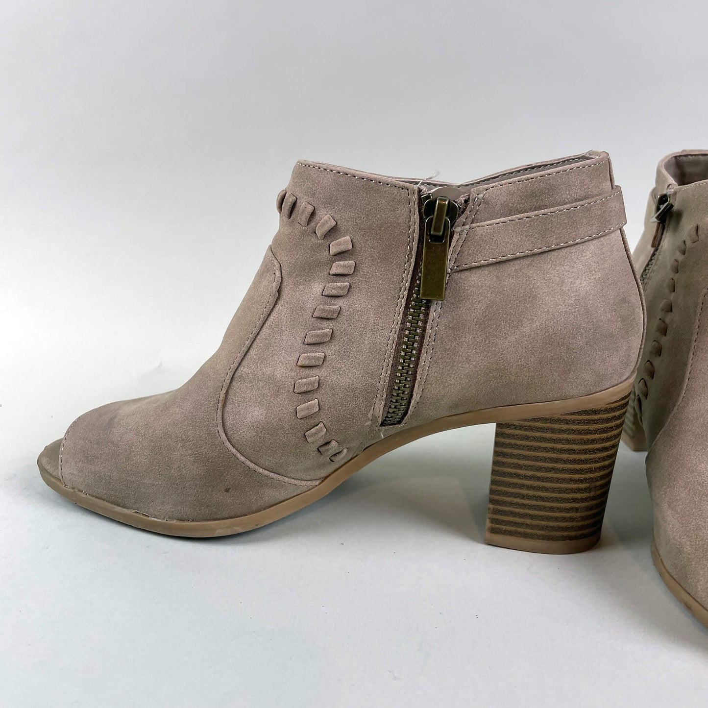 Easy Street Poppet Peep Toe Ankle Boots Size 7.5